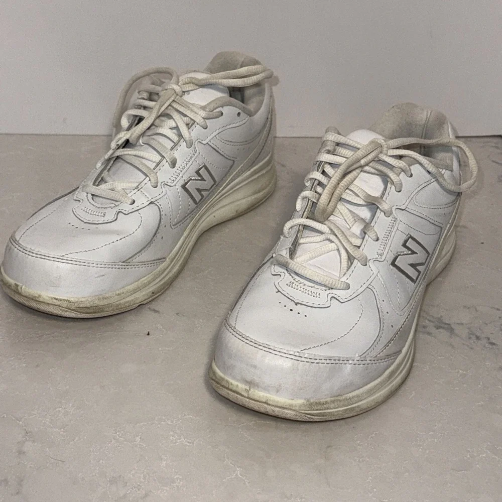 New Balance 577 MW577WT Men's Size 8  4E White Low Top  Walking Shoes